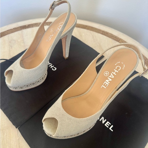 CHANEL Cream Slingback High Heels tweed platform with silver chain and leather - Picture 2 of 13